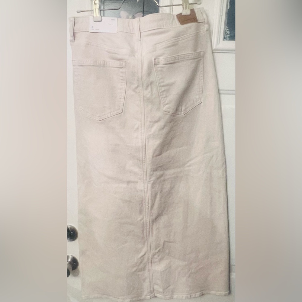 American Eagle Skirt with Front Slit - Picture 4 of 5